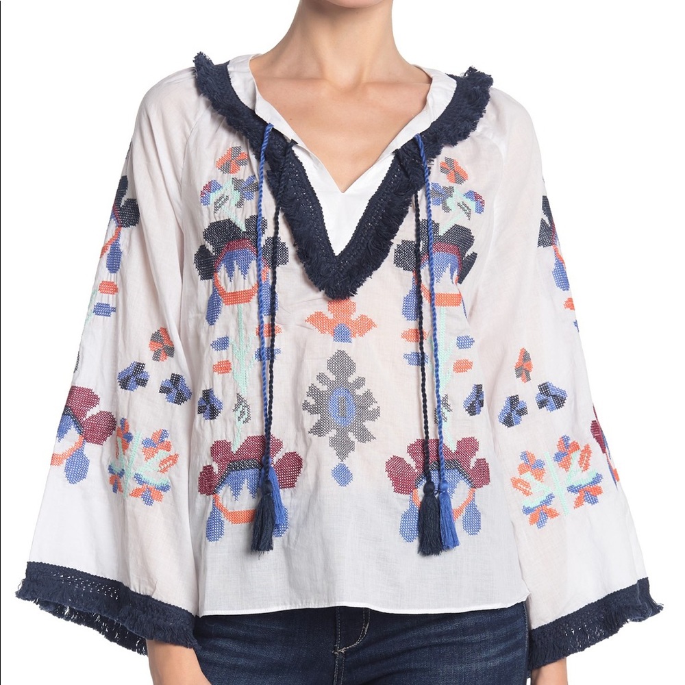 NEW STELLAH
Embroidered Bell Sleeve Tassel Top XS